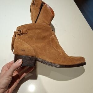 b.o.c. Women's Tan/Brown Suede Ankle Booties with Tassel Detail (Size US 8)